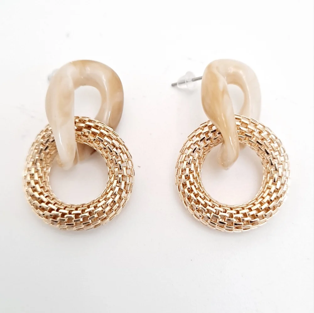 Women's Chunky drop resin gold mesh hoop earrings 2/$30 - Picture 5 of 7